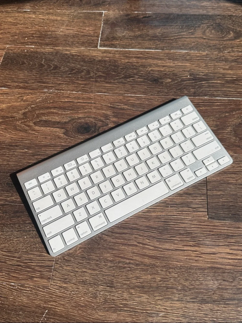 Apple wireless Bluetooth keyboard A1314